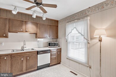 452 W Chocolate Ave, Hershey, PA 17033 - photo 6