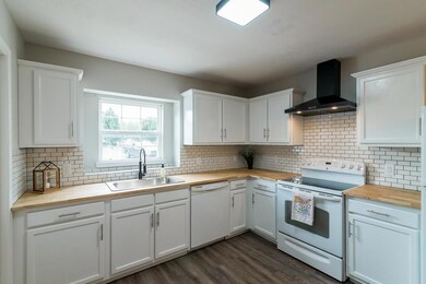 Lovely Contemporary Cooking Space 