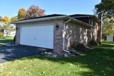 8747 Burr St, Crown Point, IN 46307 - photo 5