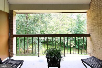 1631 Parkcrest Cir unit 300, Reston, VA 20190 - photo 7