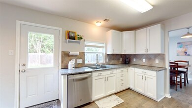 9961 Kingfisher Dr, Conroe, TX 77385 - photo 7