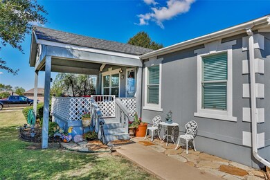 316 Candlewood Cir, Gainesville, TX 76240 - photo 3