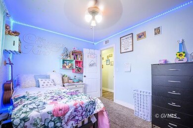 Bed room