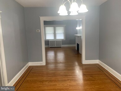 638 Wildwood Pkwy, Baltimore, MD 21229 - photo 5