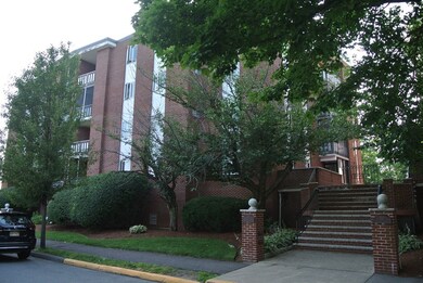 31 Lodgen Ct unit 4B, Malden, MA 02148 - photo 2