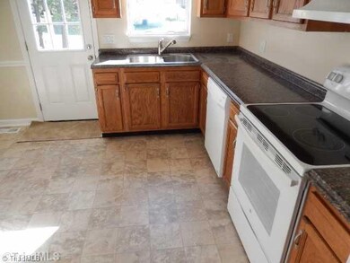 802 Grand St, High Point, NC 27260 - photo 6