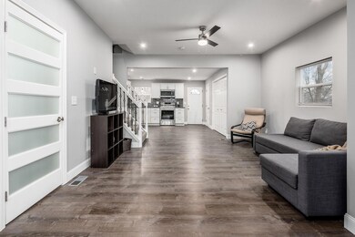 [005] 972 Thomas Ave, Columbus,