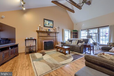 817 N Maple St, Ephrata, PA 17522 - photo 6