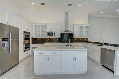 4000 W Camelot Cir, Davie, FL 33328 - photo 7