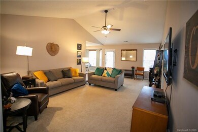 725 Summey Farm Dr, Dallas, NC 28034 - photo 3