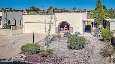 920 W Camino Sagasta, Green Valley, AZ 85622 - photo 2