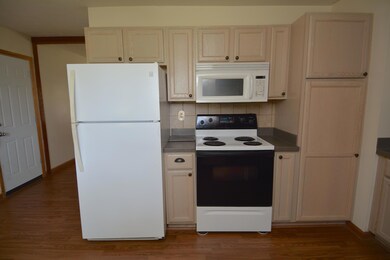 Eat-in Kitchen