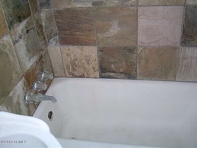 023-282592 - Bathroom One II