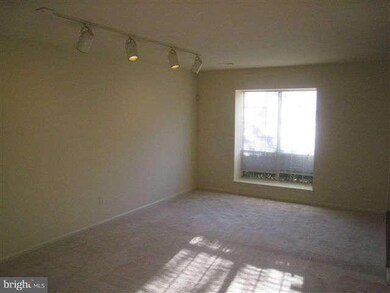 264 Coventry Square unit 264, Sterling, VA 20164 - photo 5