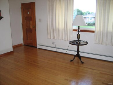 923 Kossuth St, Freemansburg, PA 18017 - photo 6