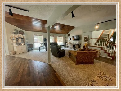 4 Inwood Cir, Bay City, TX 77414 - photo 2