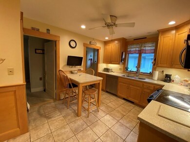 14 Paul St, Worcester, MA 01606 - photo 4