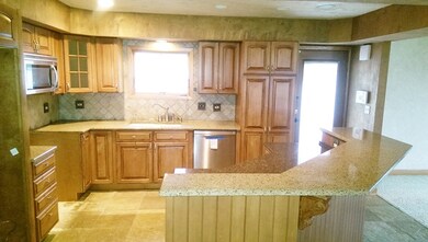 2001 Eastview Dr, Des Plaines, IL 60018 - photo 7