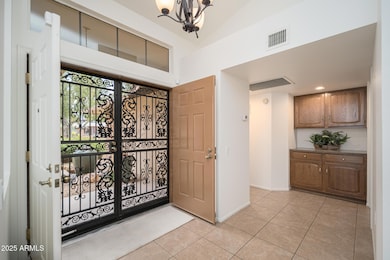 06_Front-Door_01