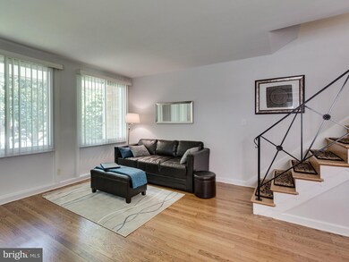 122 E Taylor Run Pkwy, Alexandria, VA 22314 - photo 4