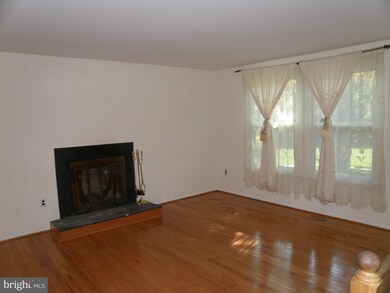 7147 Honeyladen Place, Columbia, MD 21045 - photo 2