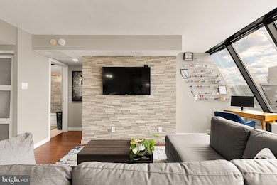 Park Princess/Logan Park unit 1012, Washington, DC 20005 - photo 4