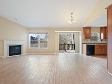 35818 Foxwood Ct unit 139, Harrison Township, MI 48045 - photo 6