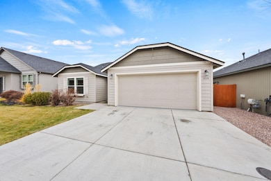 3539 SW Pumice Stone Ave, Redmond, OR 97756 - photo 5