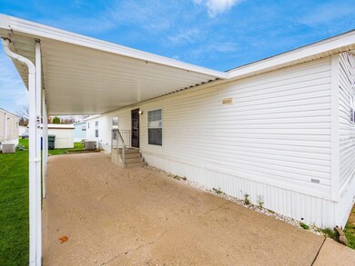 2362 Whispering Brook Ln, Grove City, OH 43123 - photo 2