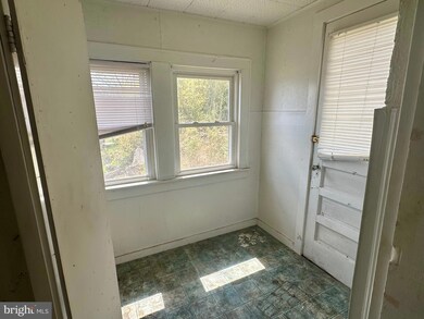 816 Elmwood Ln, Cumberland, MD 21502 - photo 7