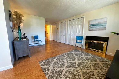 855 W Main St unit 8, Hyannis, MA 02601 - photo 2