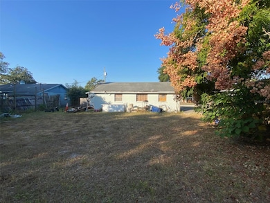 4605 John Bell Jr Dr, Tampa, FL 33610 - photo 2