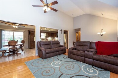 626 W Sierra Ct, Raymore, MO 64083 - photo 6