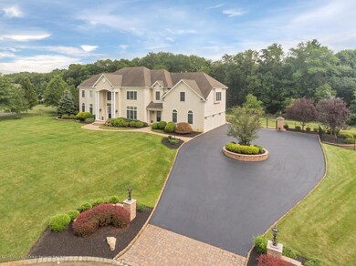 17 Sleepy Hollow Ct Upper-large-075-71-D