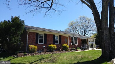 216 Greenview Ave, Reisterstown, MD 21136 - photo 2