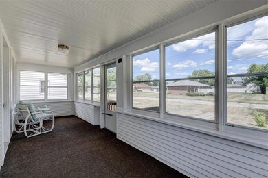 1103 W 7th St S, Newton, IA 50208 - photo 3