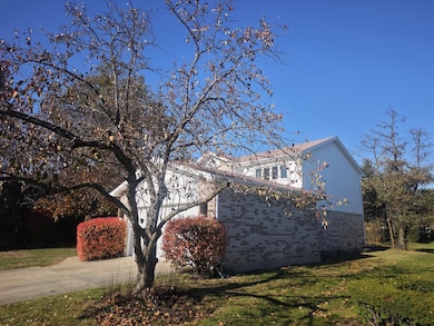 3820 Kiess Dr, Glenview, IL 60026 - photo 2