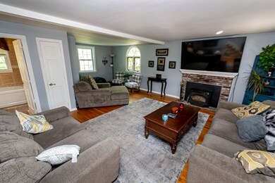 14 Hickory Dr, Amherst, NH 03031 - photo 5