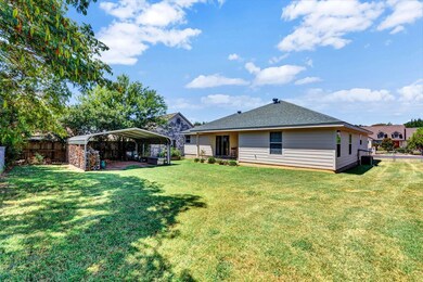 203 Green Oaks Loop, Fredericksburg, TX 78624 - photo 4