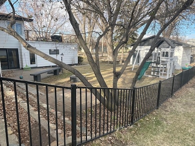 922 2nd Ave W, Mobridge, SD 57601 - photo 3