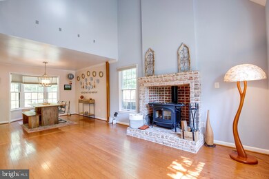 7004 Polins Ct, Alexandria, VA 22306 - photo 2