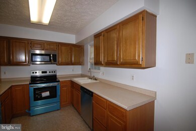 10658 Joyceton Dr, Upper Marlboro, MD 20774 - photo 4