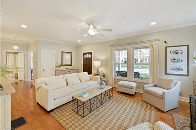 Den completely open to kitchen and breakfast area - hard to find in Ardmore!!!