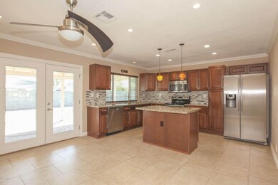 Bright & Open Kitchen