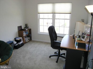 42707 Newcomer Terrace, Chantilly, VA 20152 - photo 2