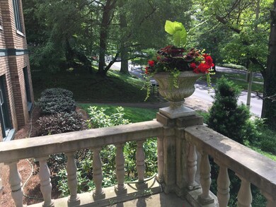 1360 Eastern Pkwy unit 1, Louisville, KY 40204 - photo 4