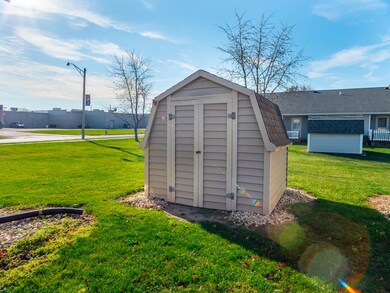 411 Eastown Dr, Wapakoneta, OH 45895 - photo 3