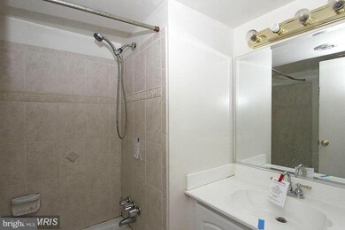 17814 Buehler Rd unit 162, Olney, MD 20832 - photo 7