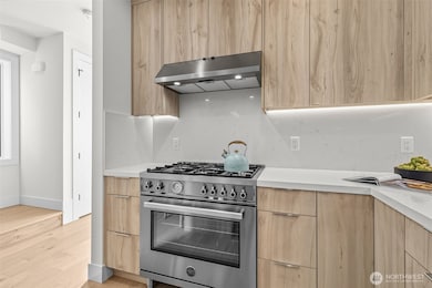 8314 28th Ave NE, Seattle, WA 98115 - photo 6