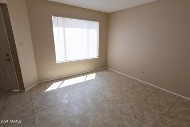 1741 E Pepper Cir unit 2, Mesa, AZ 85203 - photo 2